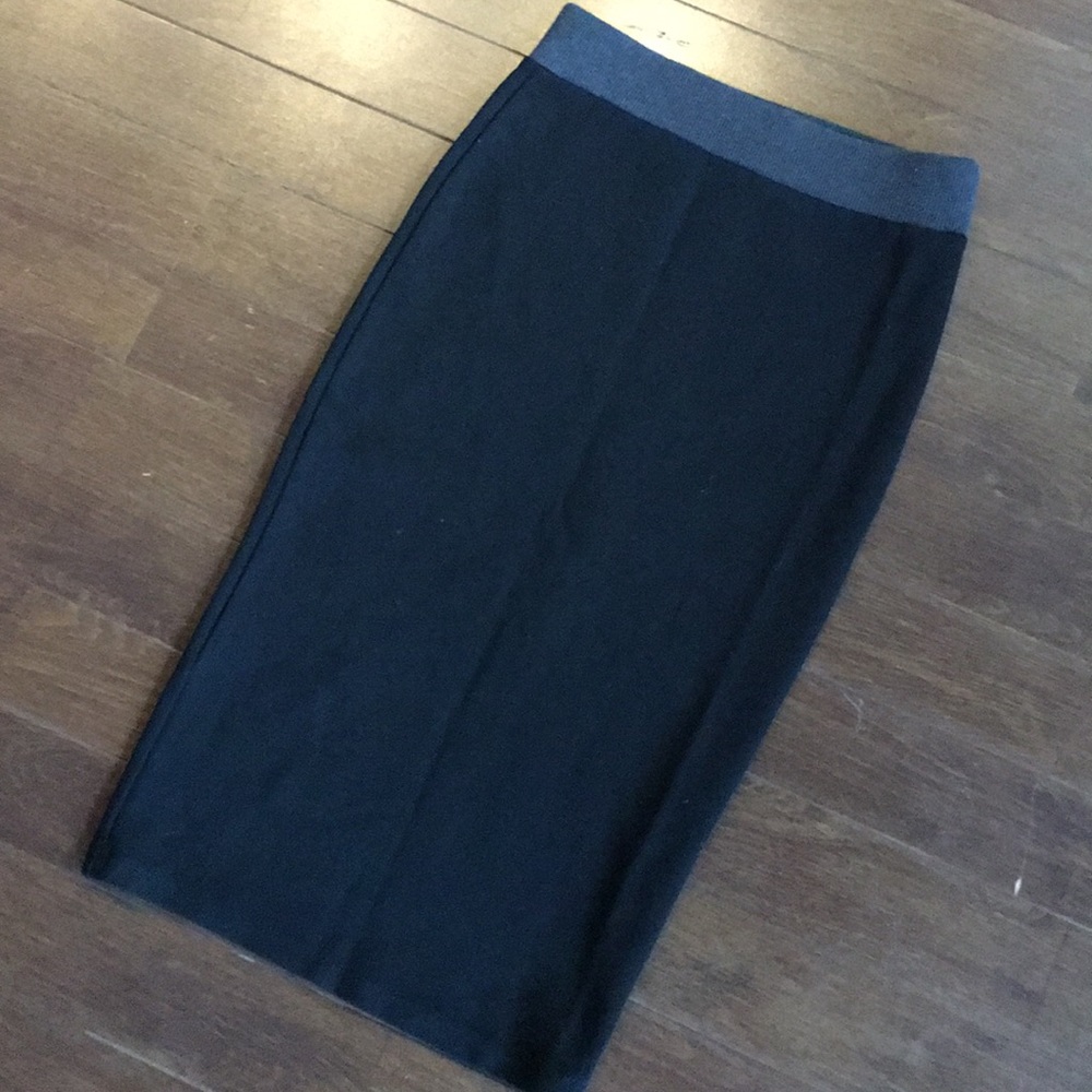 Zara Black Midi Pencil Skirt